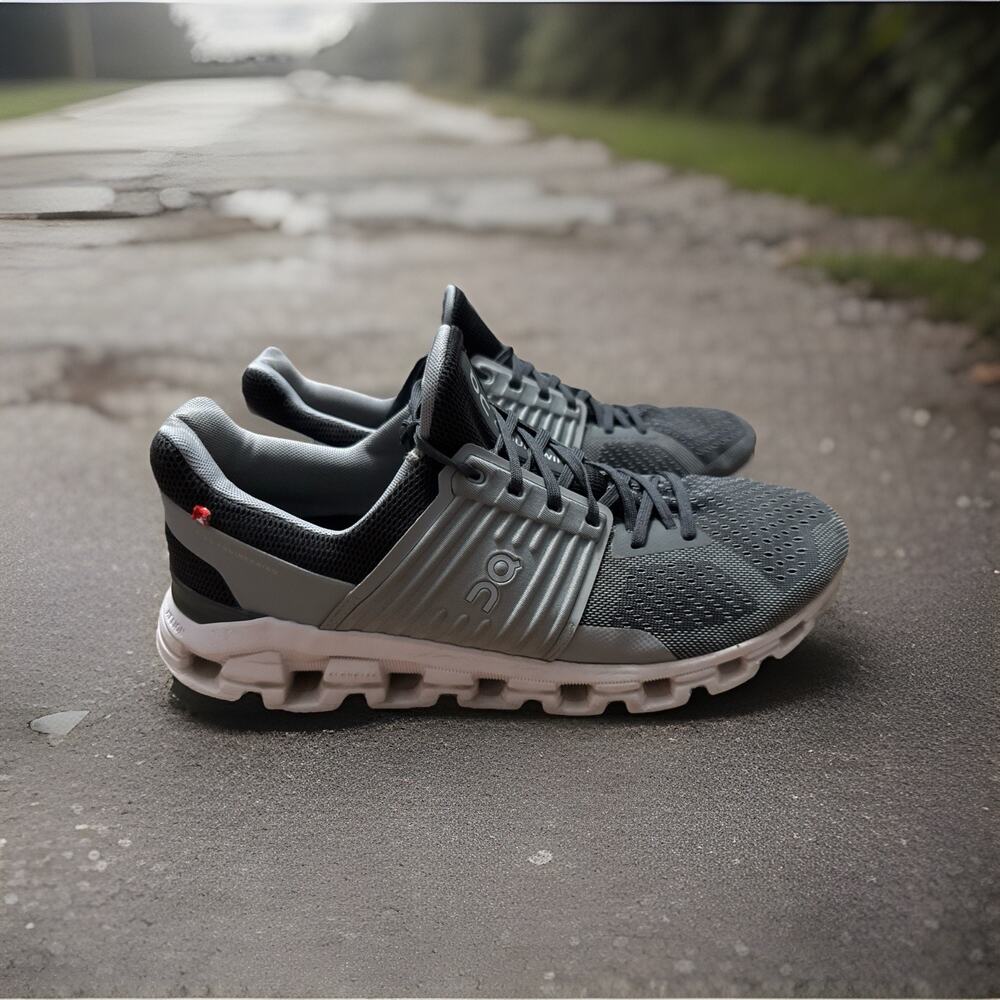 On Clouds Cloudswift Swiss Engineering Helion Gray Mens 10.5 Pre-owned